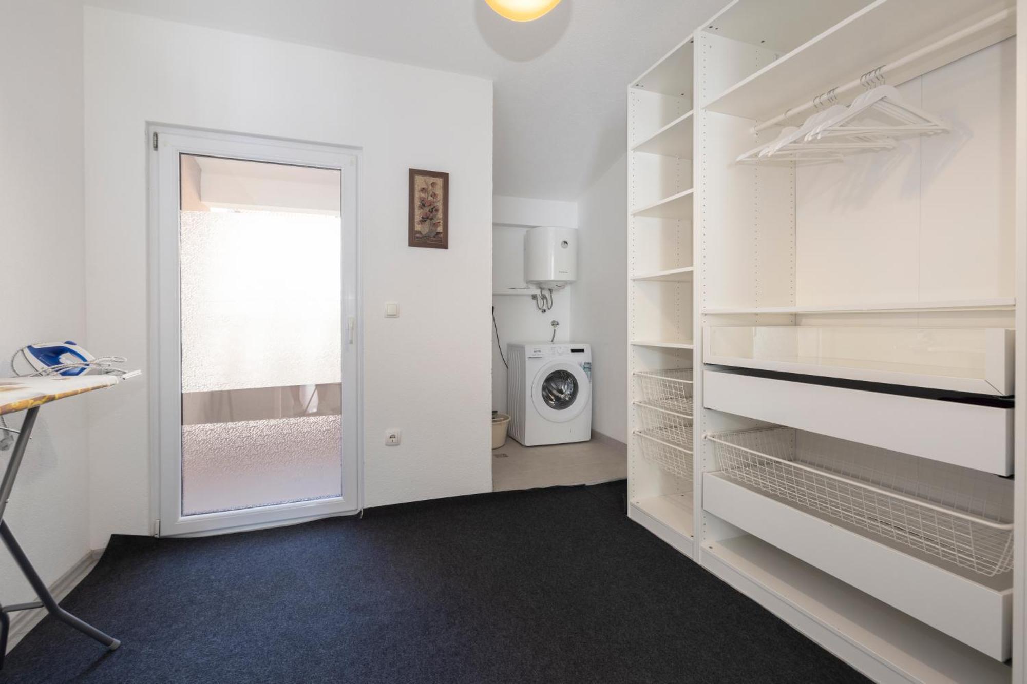 Livira Apartment