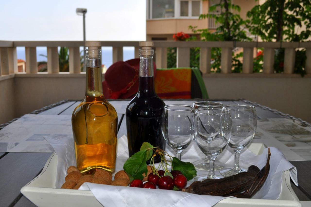 Livira * Makarska