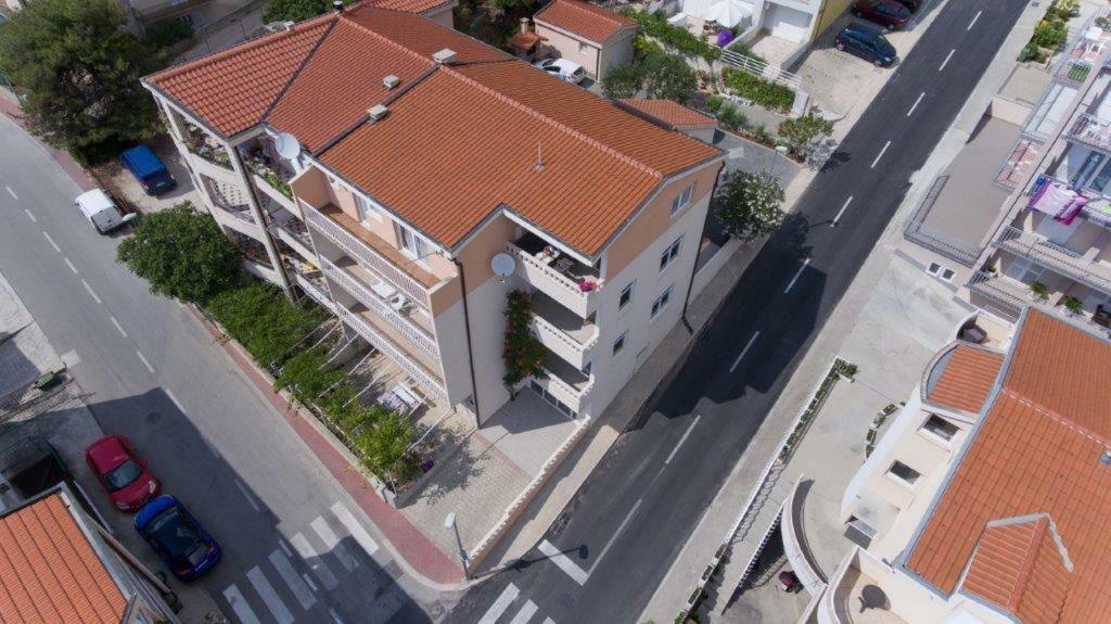 Livira Apartment *